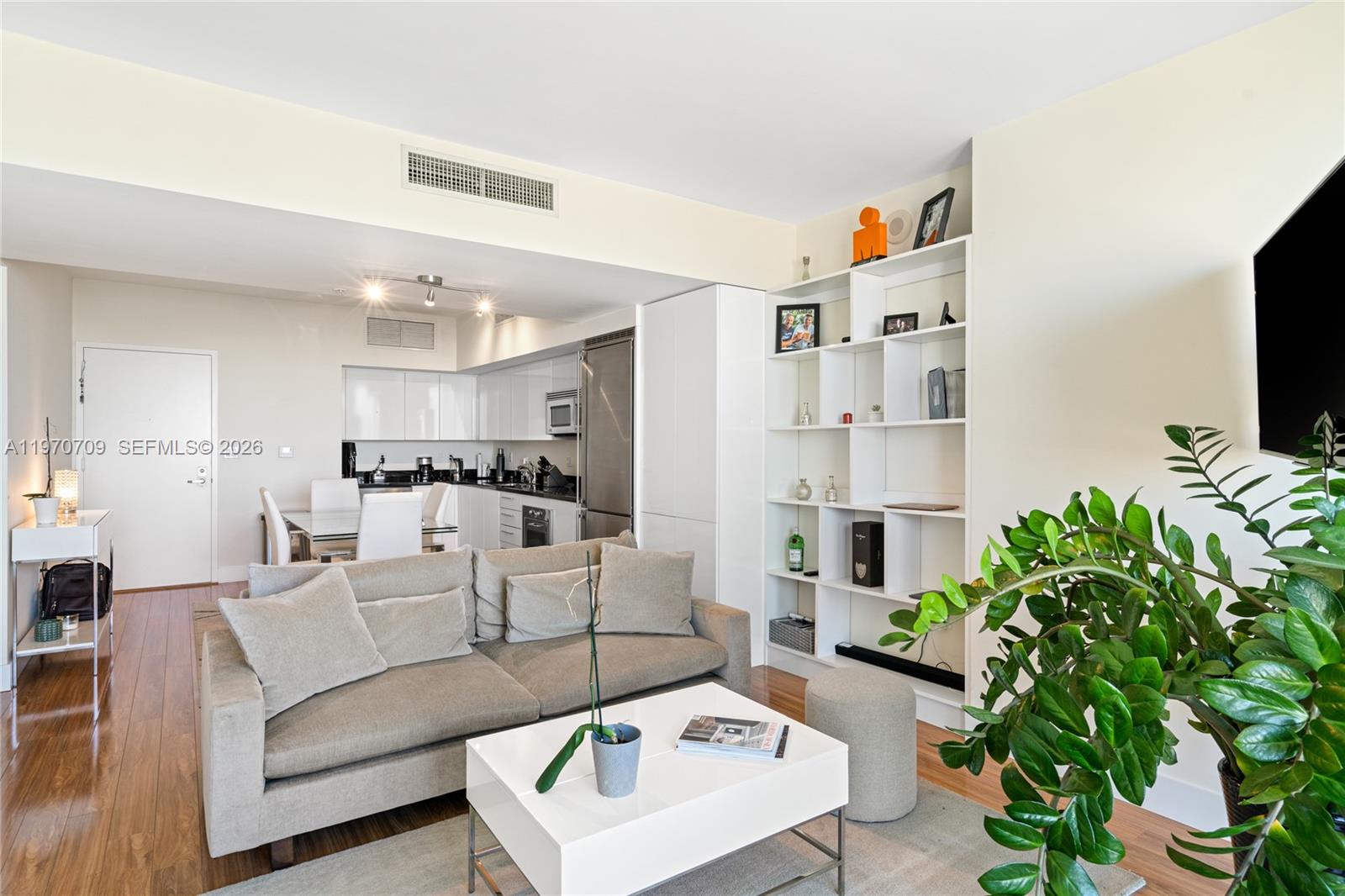 92 Southwest 3rd Street, Unit 3409 Miami, FL 33130 - Photo 10 of 22