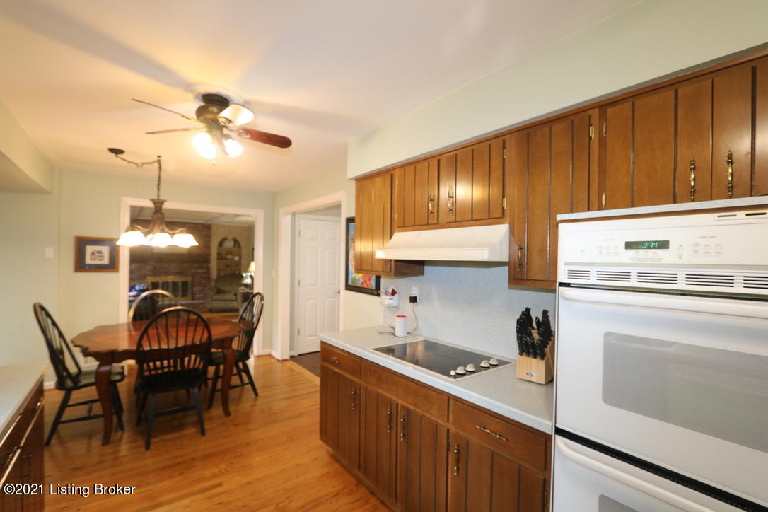 303 South Chadwick Road Louisville, KY 40222 - Photo 12 of 55 UNADJUSTEDNONRAW_thumb_68db