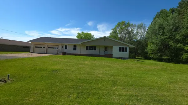 $139,900 | 816 1st Street, Glenwood City, WI 54013