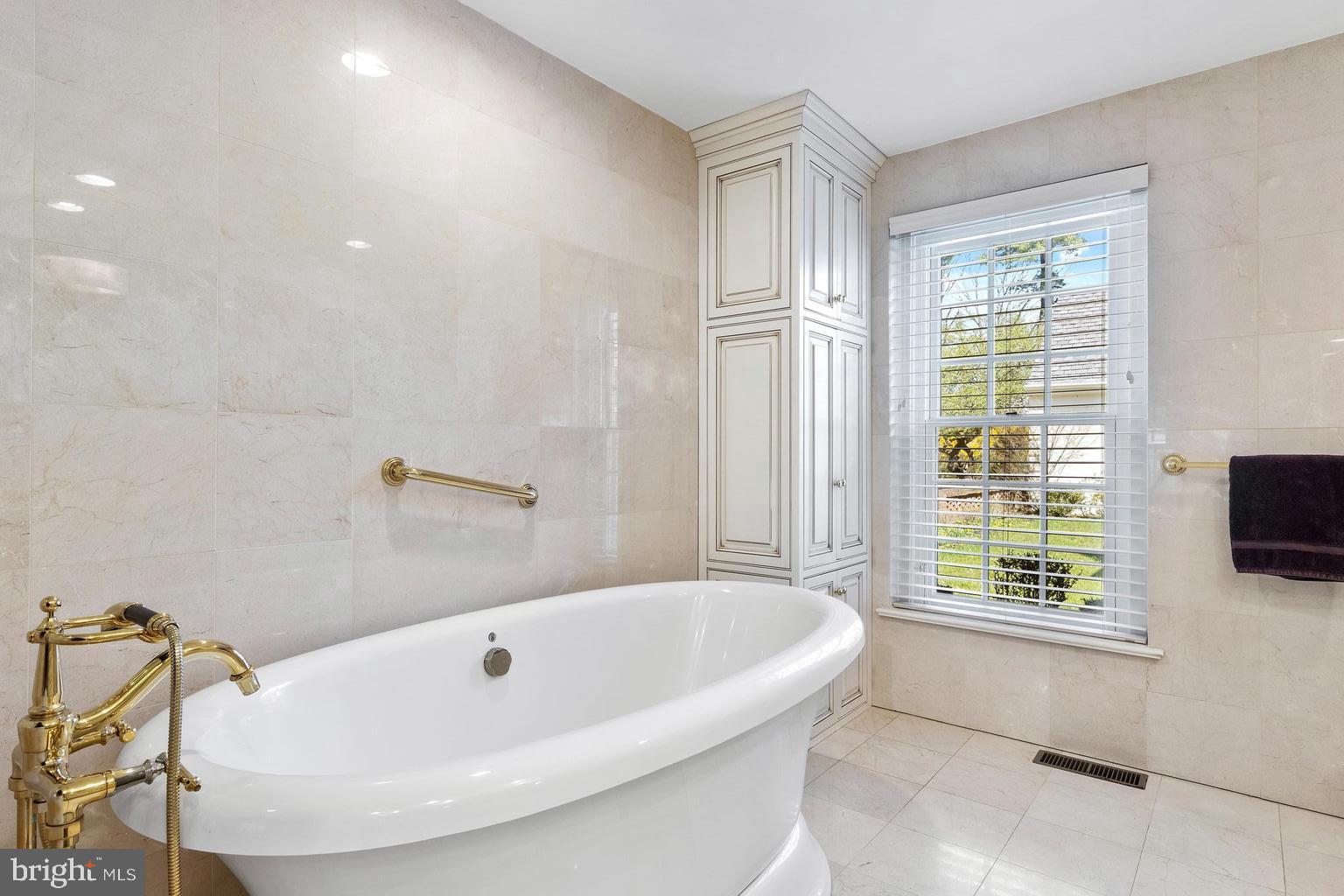 1345 Waverly Road Gladwyne, PA 19035 - Photo 27 of 51 Free-standing soaking tub