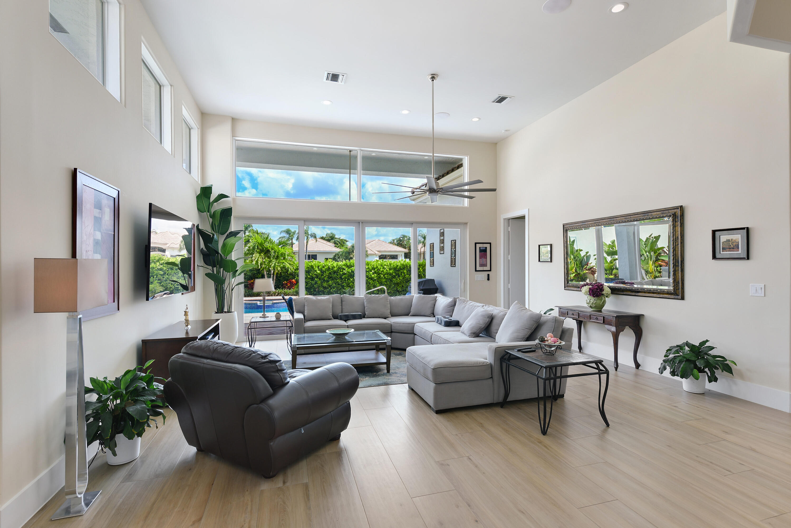 7111 Mallorca Crescent Boca Raton, FL 33433 - Photo 17 of 43 Living Room