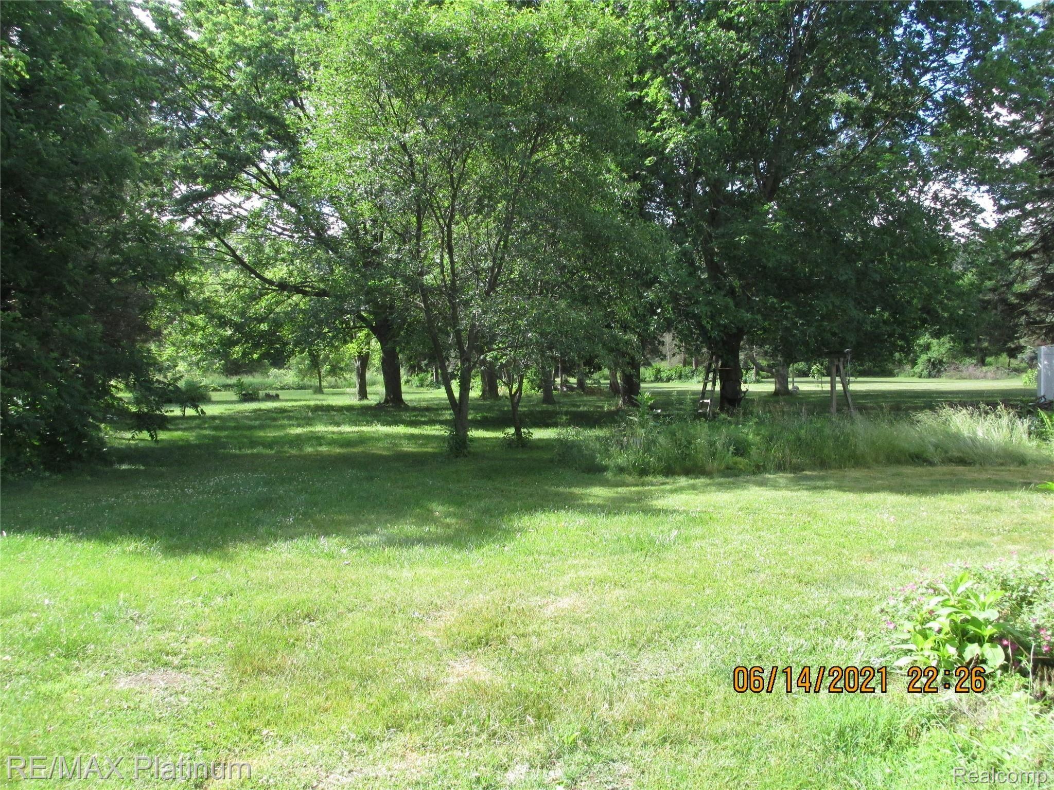 7297 Miller Road Swartz Creek, MI 48473 - Photo 4 of 4 7297 Miller Rear Yard.JPG