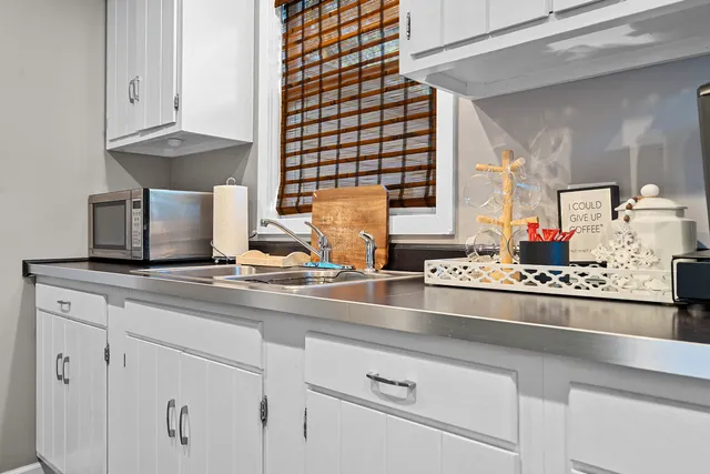 $539,900 | 16W639 Red Oak Avenue, Bensenville, IL 60106