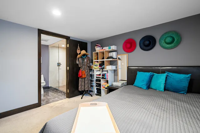 $539,900 | 16W639 Red Oak Avenue, Bensenville, IL 60106