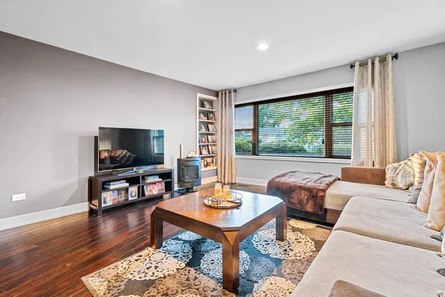 $539,900 | 16W639 Red Oak Avenue, Bensenville, IL 60106