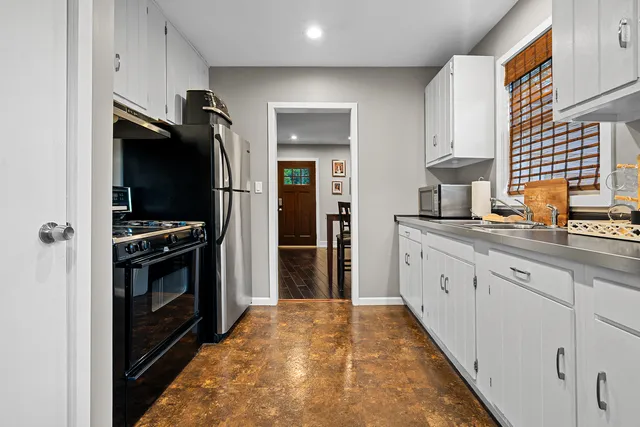 $539,900 | 16W639 Red Oak Avenue, Bensenville, IL 60106