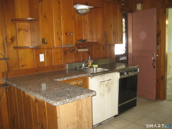 $370,000 | 236 Harland Road, Norwich, CT 06360