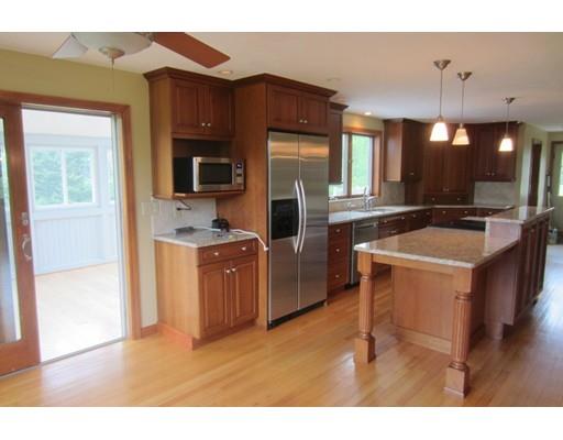 94 Tracy Road Dudley, MA 01571 - Photo 12 of 36 Gallery Image 12