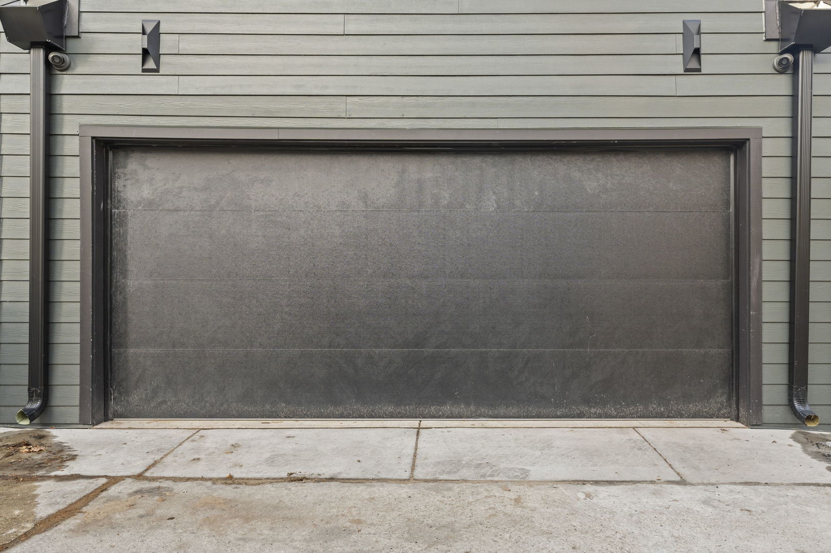 2341 West Belden Avenue, Unit 1 Chicago, IL 60647 - Photo 23 of 24 a close view of shower