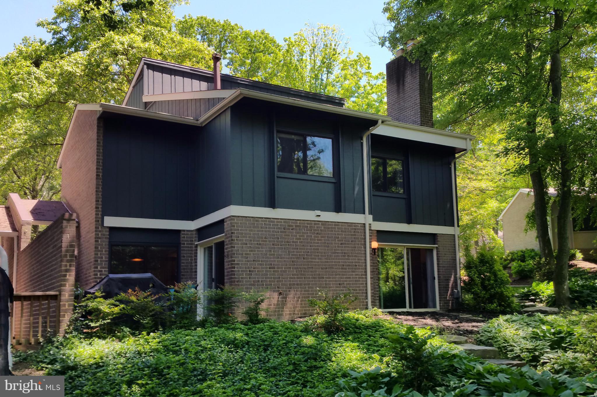 1622 Greenbriar Court Reston, VA 20190 - Photo 25 of 30 Exterior Rear