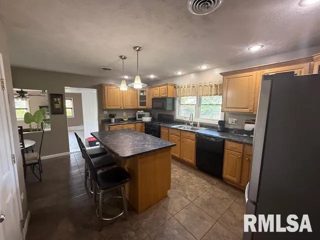 $219,000 | 401 East Cross Street, Herrin, IL 62948