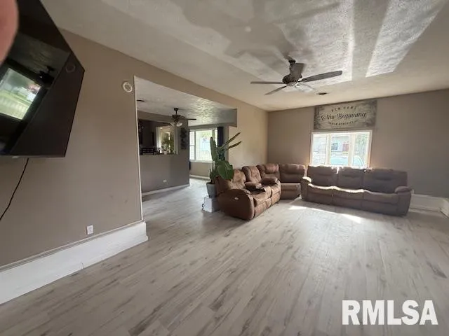 $219,000 | 401 East Cross Street, Herrin, IL 62948