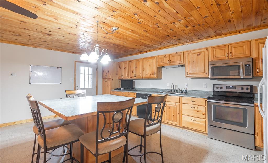 207 Old Salem Road Licking, MO 65542 - Photo 7 of 32