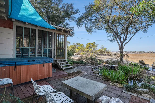 $1,200,000 | 520 East Huron Avenue, Folly Beach, SC 29439