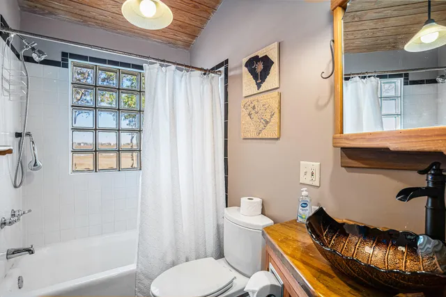 $1,200,000 | 520 East Huron Avenue, Folly Beach, SC 29439