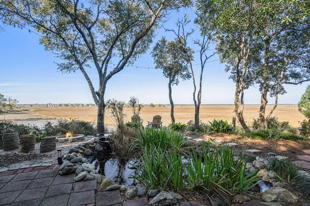 $1,200,000 | 520 East Huron Avenue, Folly Beach, SC 29439