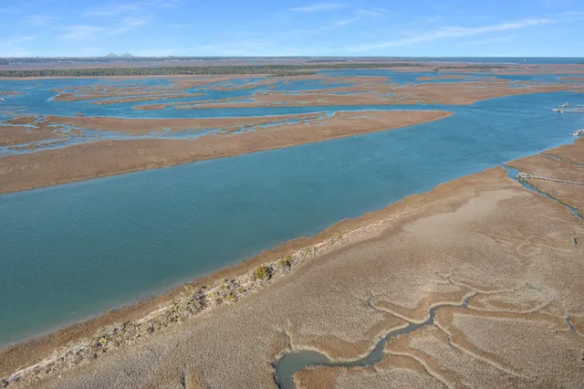 $1,200,000 | 520 East Huron Avenue, Folly Beach, SC 29439