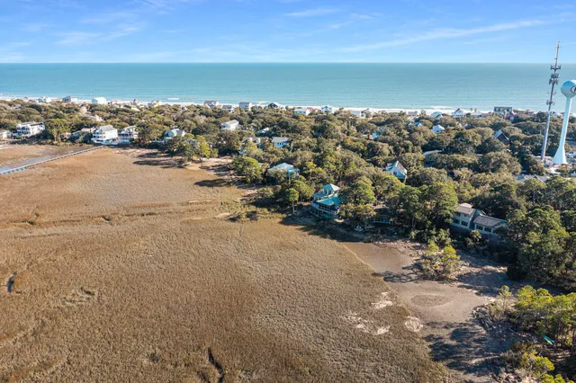 $1,200,000 | 520 East Huron Avenue, Folly Beach, SC 29439