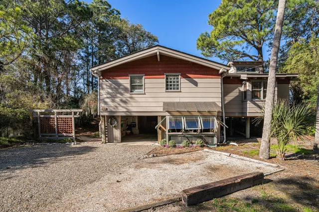$1,200,000 | 520 East Huron Avenue, Folly Beach, SC 29439