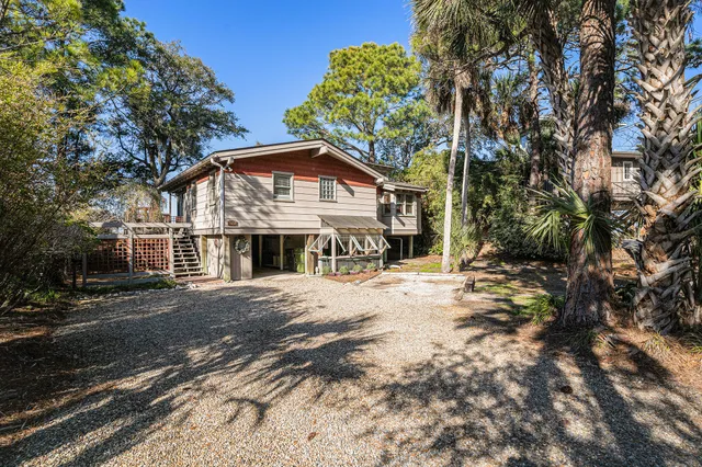 $1,200,000 | 520 East Huron Avenue, Folly Beach, SC 29439