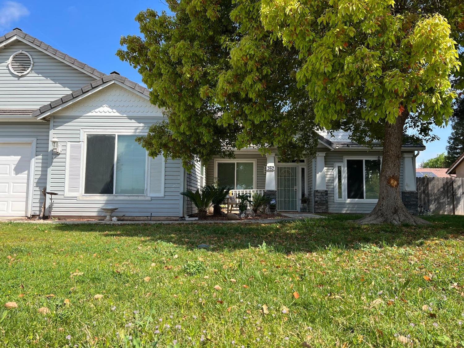262 East Parlier Avenue Reedley, CA 93654 - Photo 3 of 16 Gallery Image 3