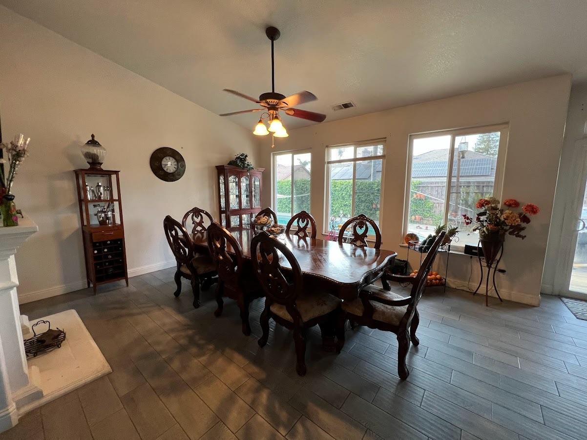 262 East Parlier Avenue Reedley, CA 93654 - Photo 6 of 16 Gallery Image 6
