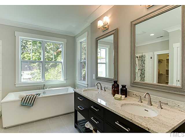 2111 Brewer Street Raleigh, NC 27608 - Photo 9 of 19