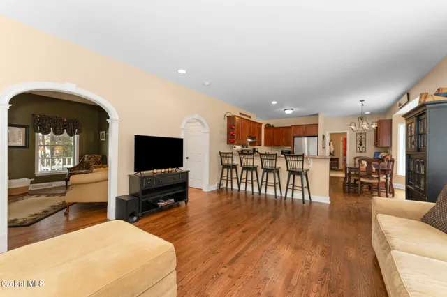 $599,900 | 2 Goldfield Lane, Clifton Park, NY 12148