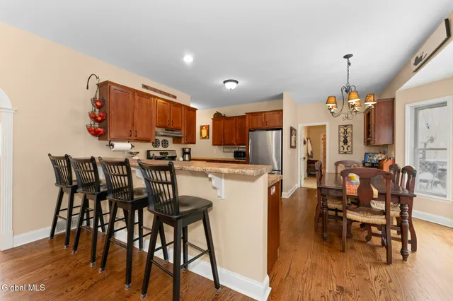 $599,900 | 2 Goldfield Lane, Clifton Park, NY 12148