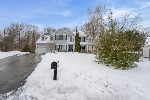 $599,900 | 2 Goldfield Lane, Clifton Park, NY 12148