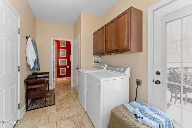 $599,900 | 2 Goldfield Lane, Clifton Park, NY 12148