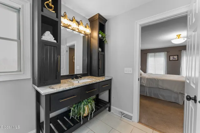 $599,900 | 2 Goldfield Lane, Clifton Park, NY 12148