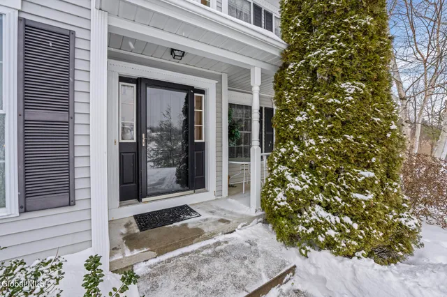 $599,900 | 2 Goldfield Lane, Clifton Park, NY 12148