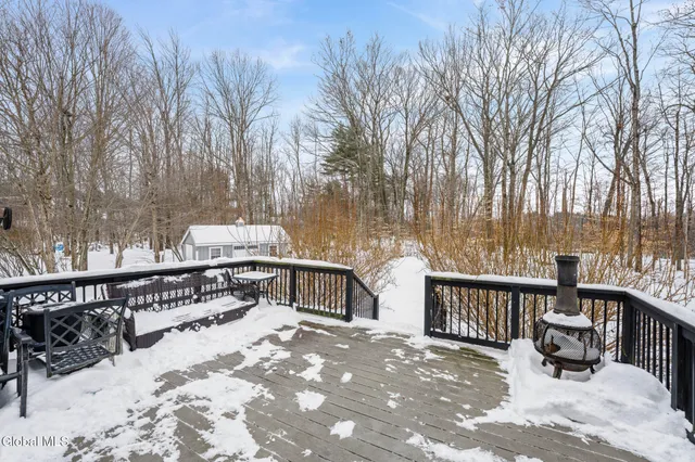 $599,900 | 2 Goldfield Lane, Clifton Park, NY 12148