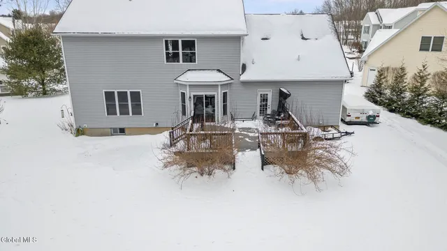 $599,900 | 2 Goldfield Lane, Clifton Park, NY 12148