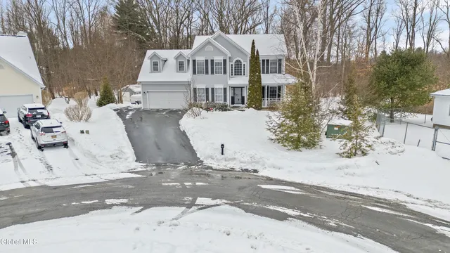 $599,900 | 2 Goldfield Lane, Clifton Park, NY 12148