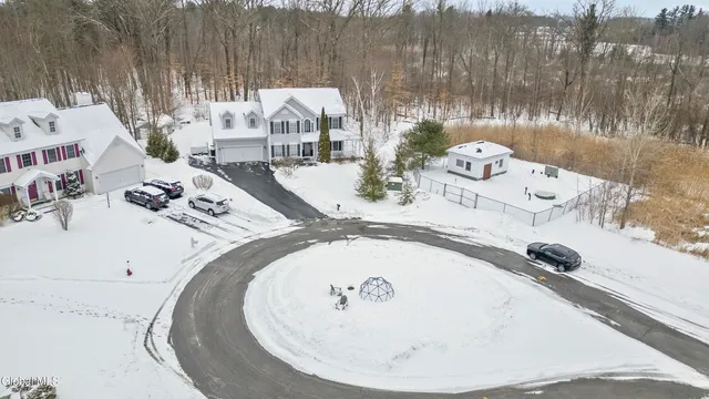 $599,900 | 2 Goldfield Lane, Clifton Park, NY 12148