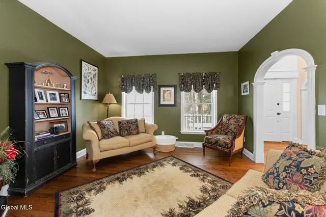 $599,900 | 2 Goldfield Lane, Clifton Park, NY 12148