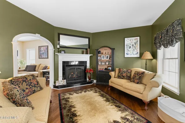 $599,900 | 2 Goldfield Lane, Clifton Park, NY 12148