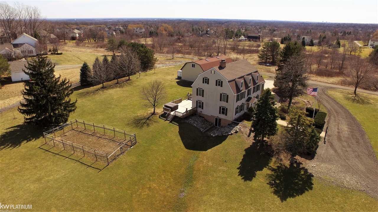 5775 Brewster Road Rochester, MI 48306 - Photo 45 of 53 31315527-44.JPG