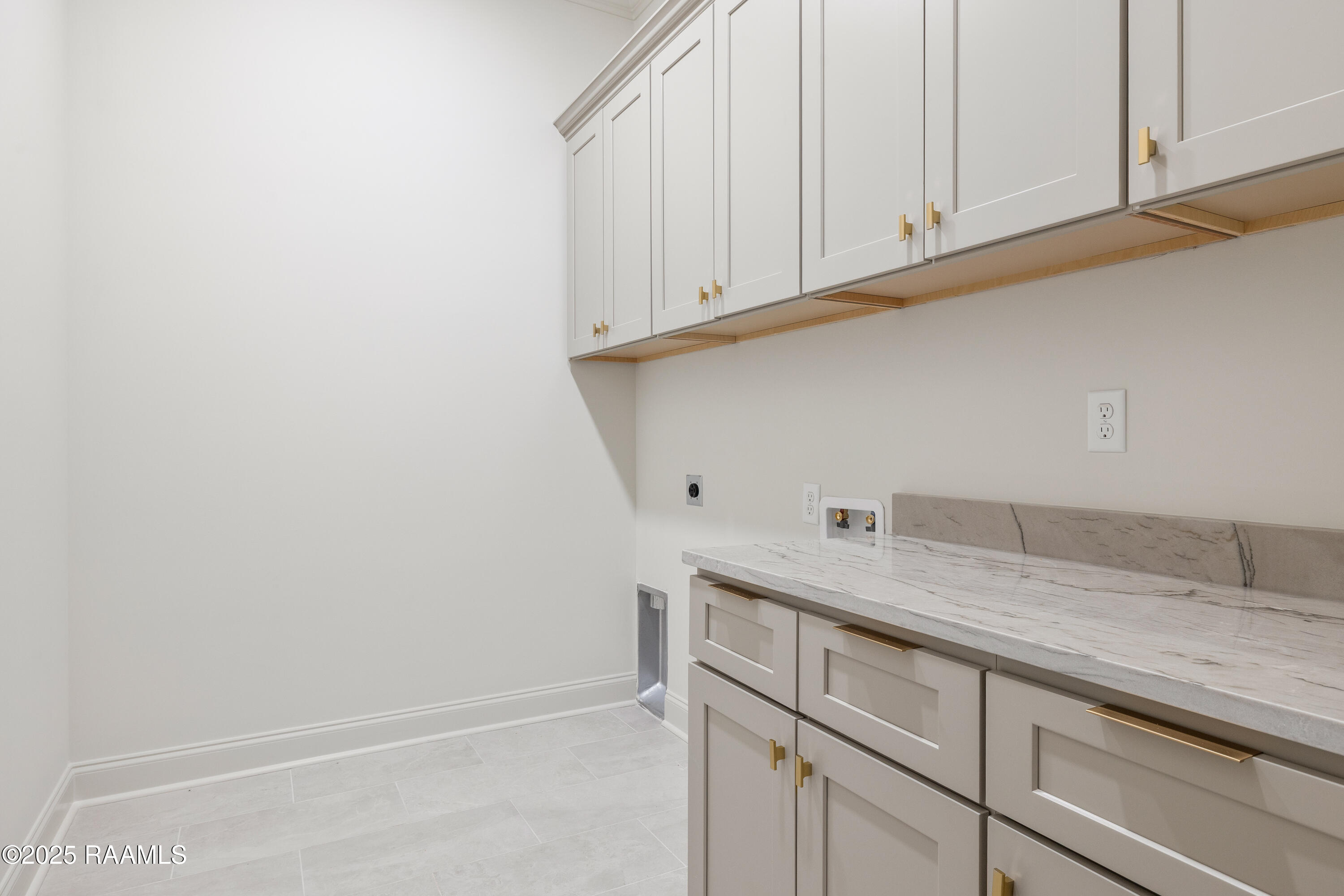 111 Porch View Drive Lafayette, LA 70508 - Photo 22 of 24 Laundry Room