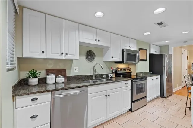 $225,000 | 5129 Wyandotte Street, Unit 1, Kansas City, MO 64112