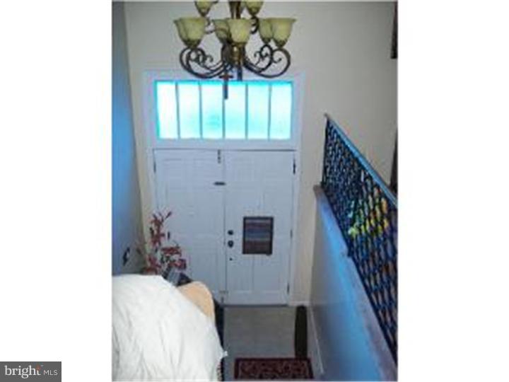 449 Doe Run Lane Springfield, PA 19064 - Photo 3 of 11 a view of entryway