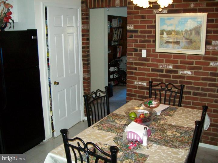 449 Doe Run Lane Springfield, PA 19064 - Photo 7 of 11 view of a dinning room with furniture