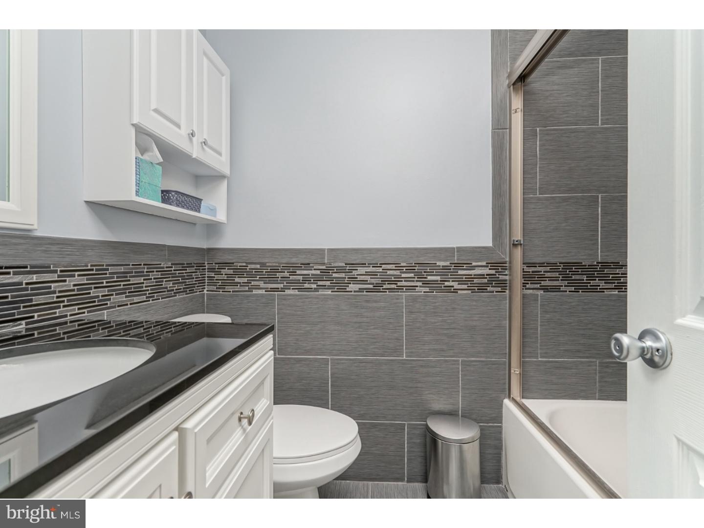 3574 Dows Road Philadelphia, PA 19154 - Photo 14 of 25 Bathroom