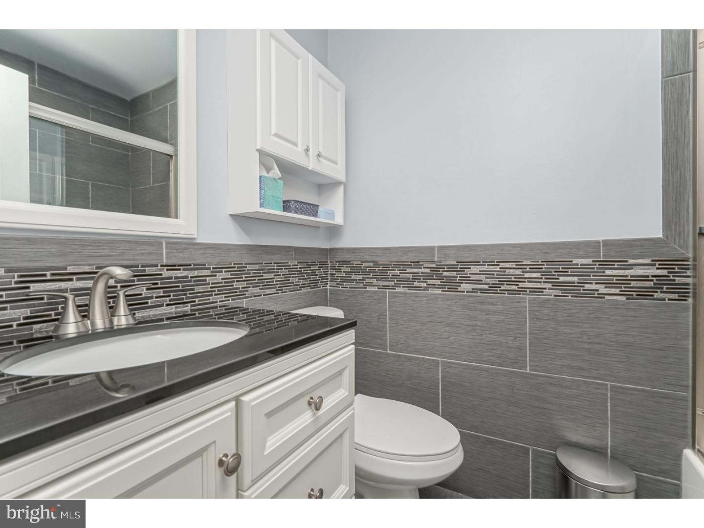 3574 Dows Road Philadelphia, PA 19154 - Photo 15 of 25 Bathroom