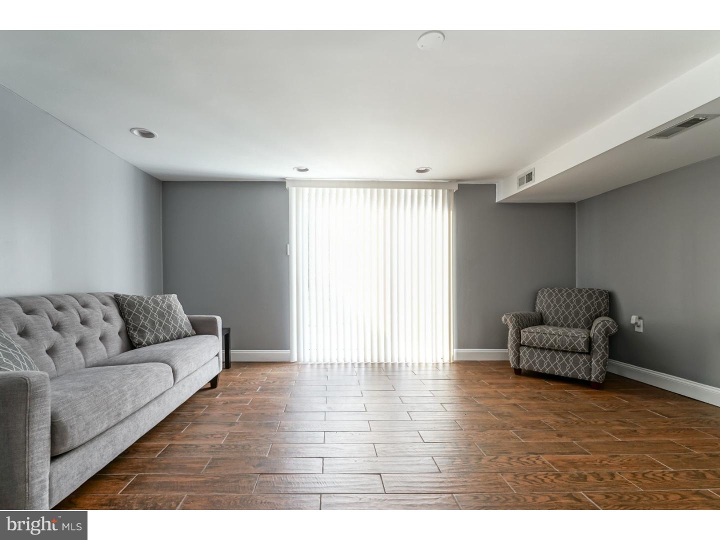 3574 Dows Road Philadelphia, PA 19154 - Photo 20 of 25 Family Room