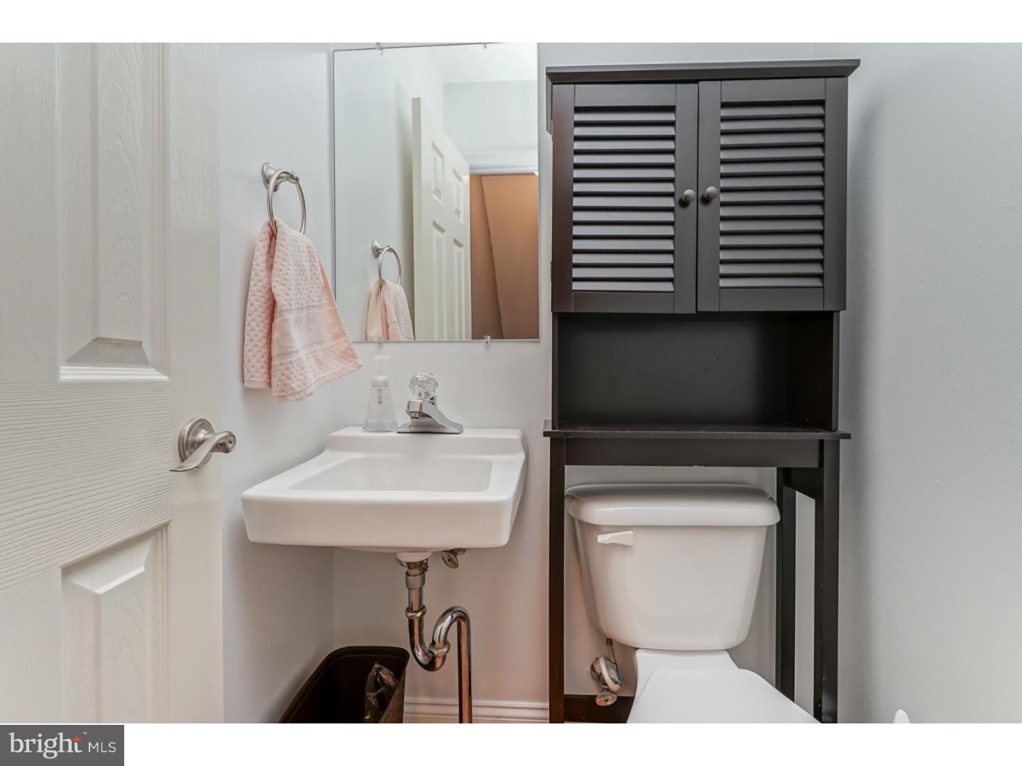3574 Dows Road Philadelphia, PA 19154 - Photo 23 of 25 Half Bath