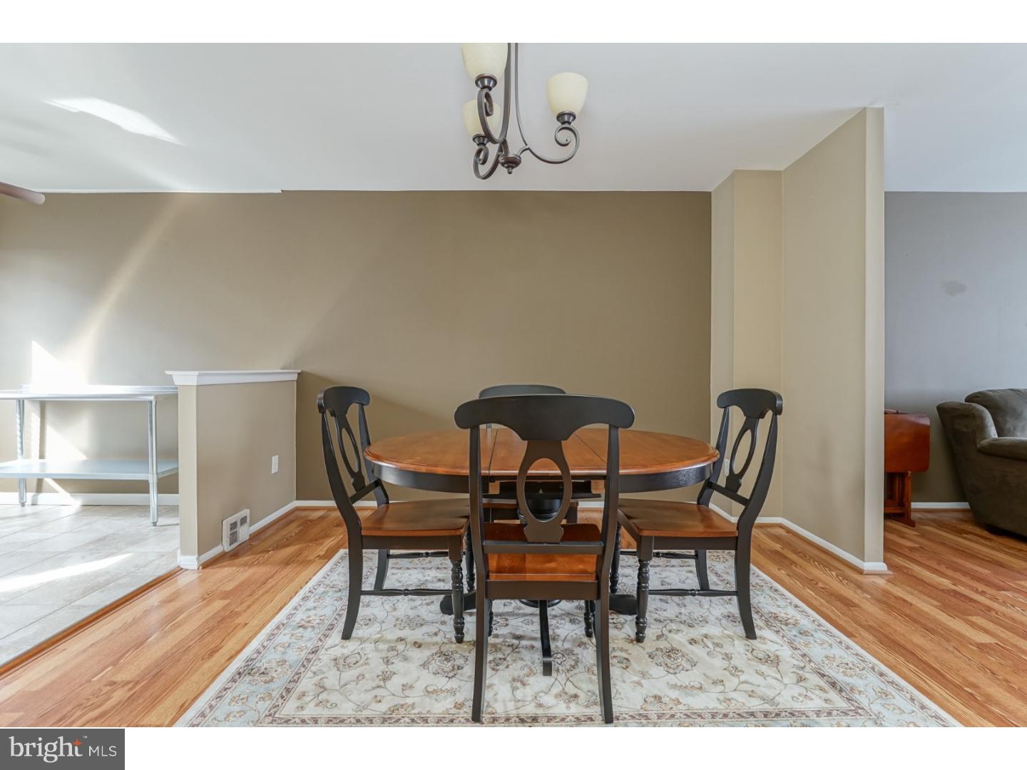 3574 Dows Road Philadelphia, PA 19154 - Photo 6 of 25 Dining Room