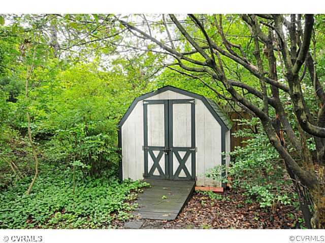 8517 Chippenham Road Richmond, VA 23235 - Photo 20 of 23 Exterior Back